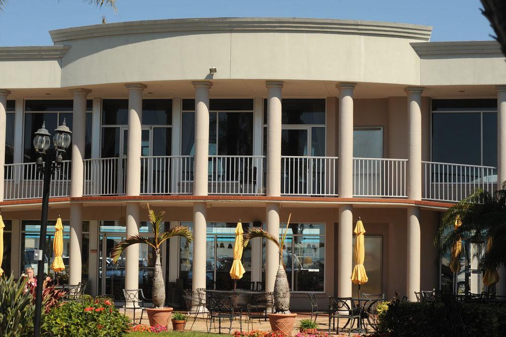 Thunderbird Beach Resort Treasure Island Exterior foto