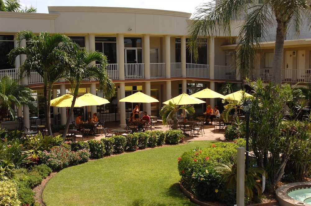 Thunderbird Beach Resort Treasure Island Exterior foto