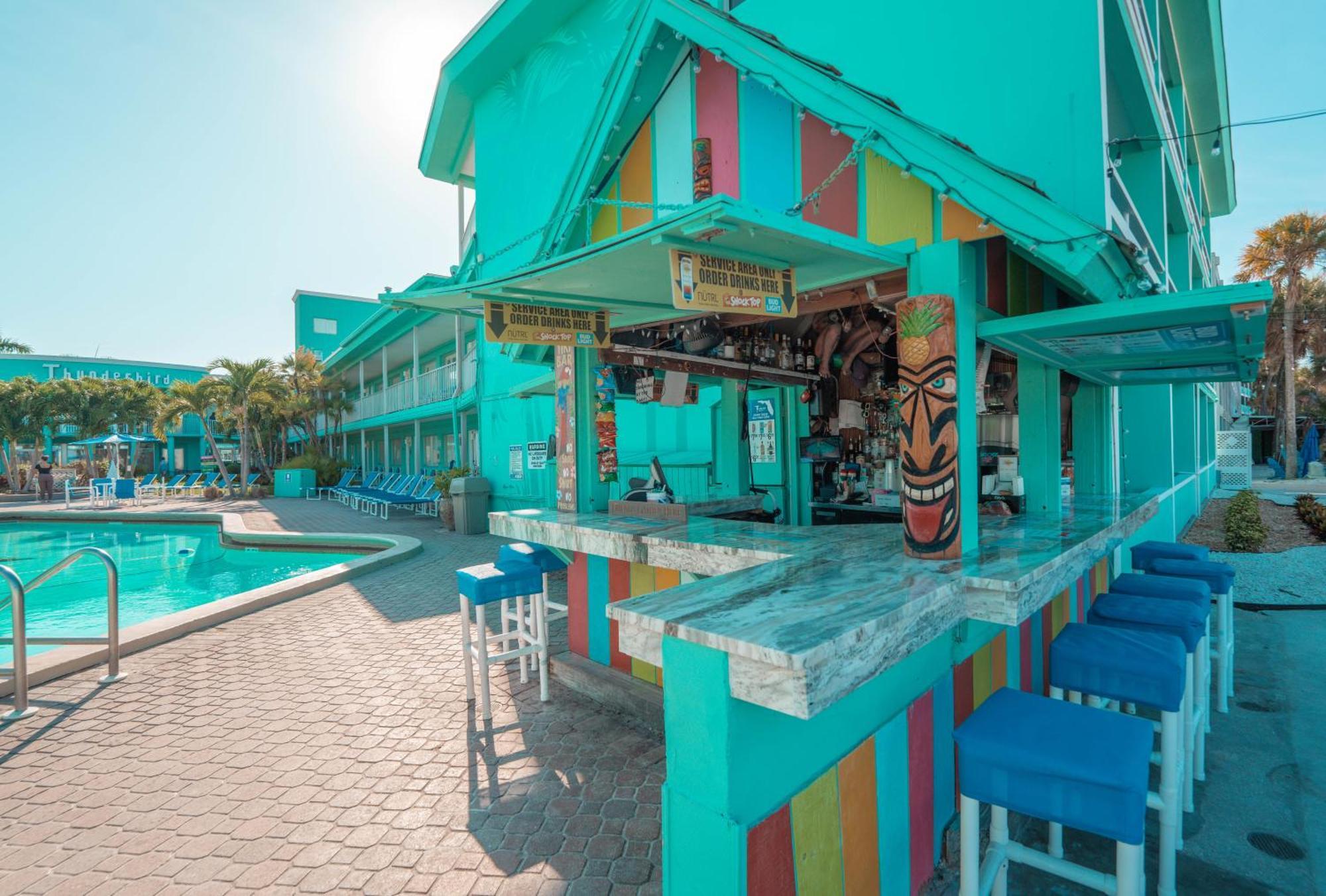 Thunderbird Beach Resort Treasure Island Exterior foto